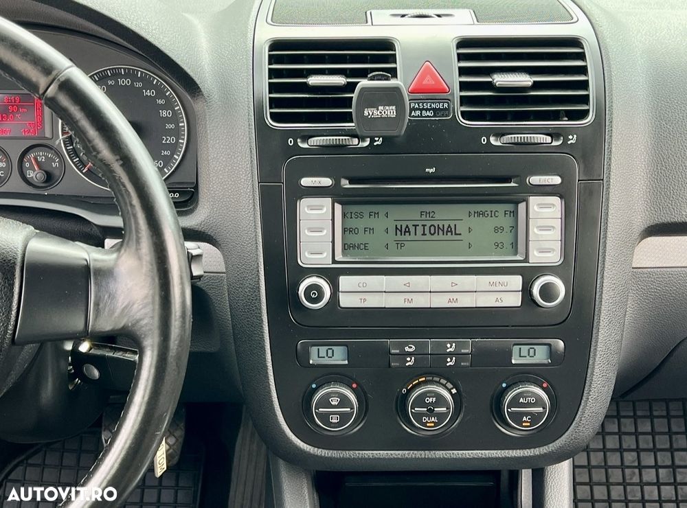 Volkswagen Golf 2.0 TDI Comfortline DSG - 19