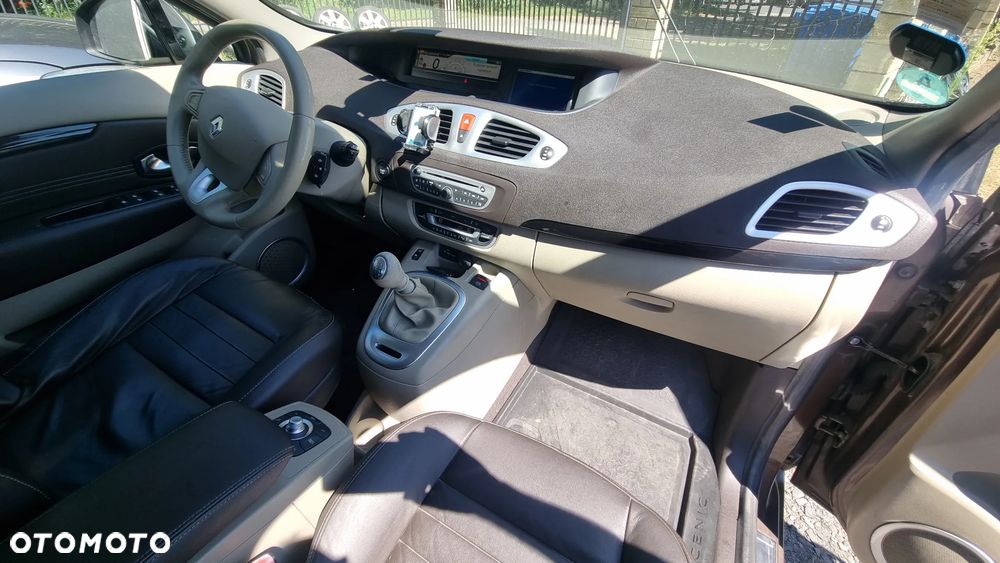 Renault Scenic TCe 130 Luxe - 12