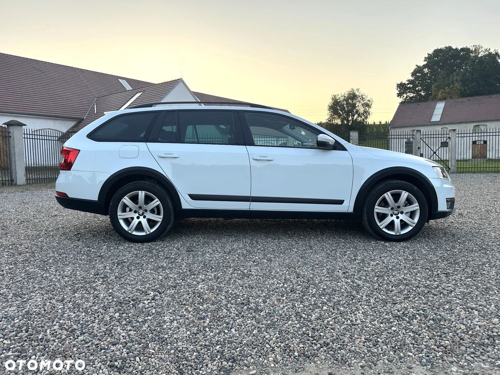 Skoda Octavia Scout 2.0 TDI 4x4 DSG - 8