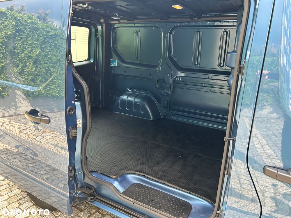 Opel Vivaro - 8