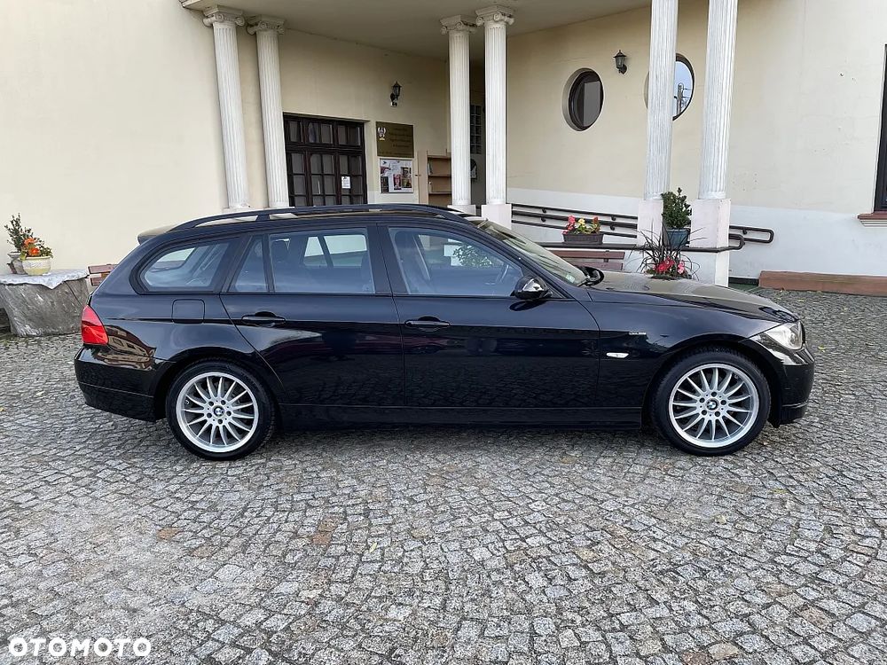 BMW 320I 2006 photo 4