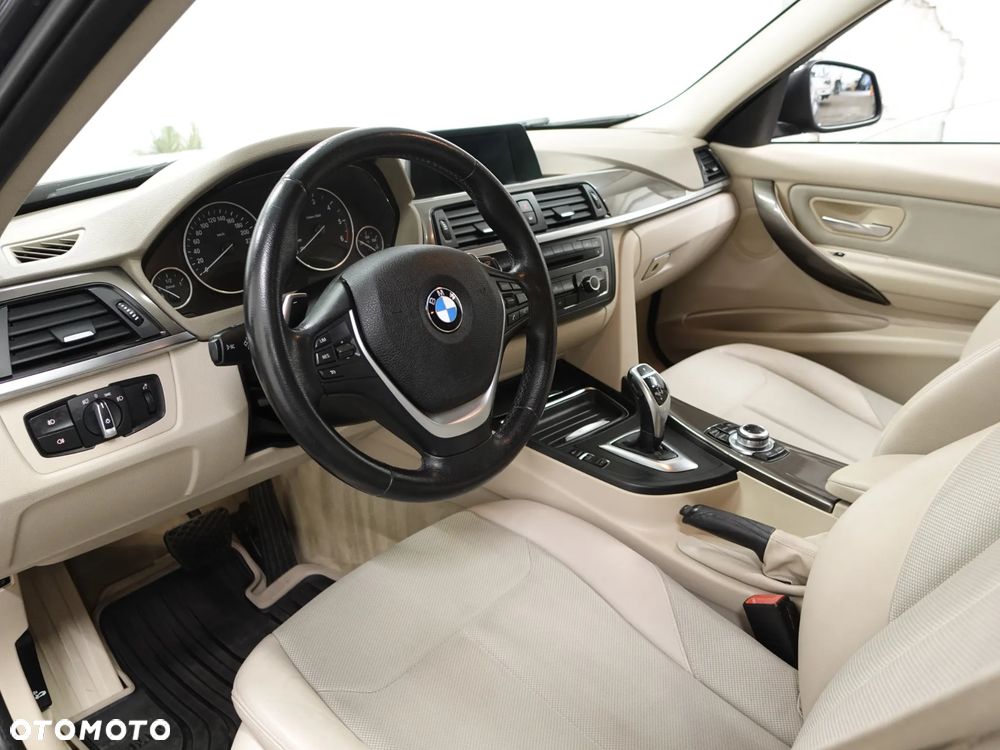 BMW Seria 3 320d xDrive Modern Line - 17