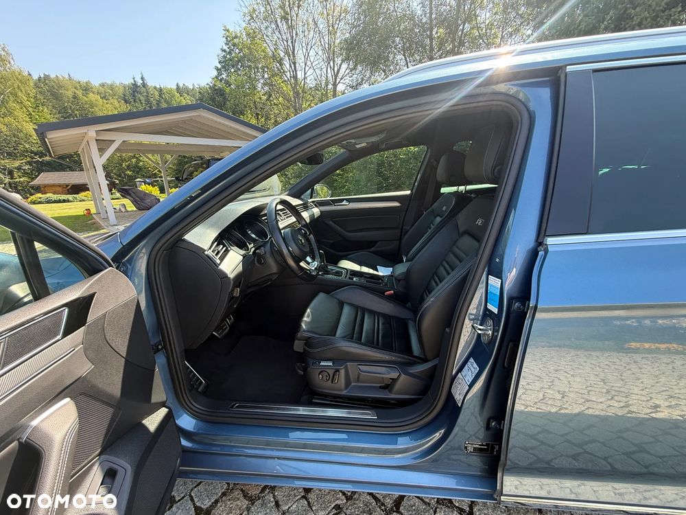 Volkswagen Passat Variant 2.0 TDI SCR DSG BlueMotion Trendline - 12