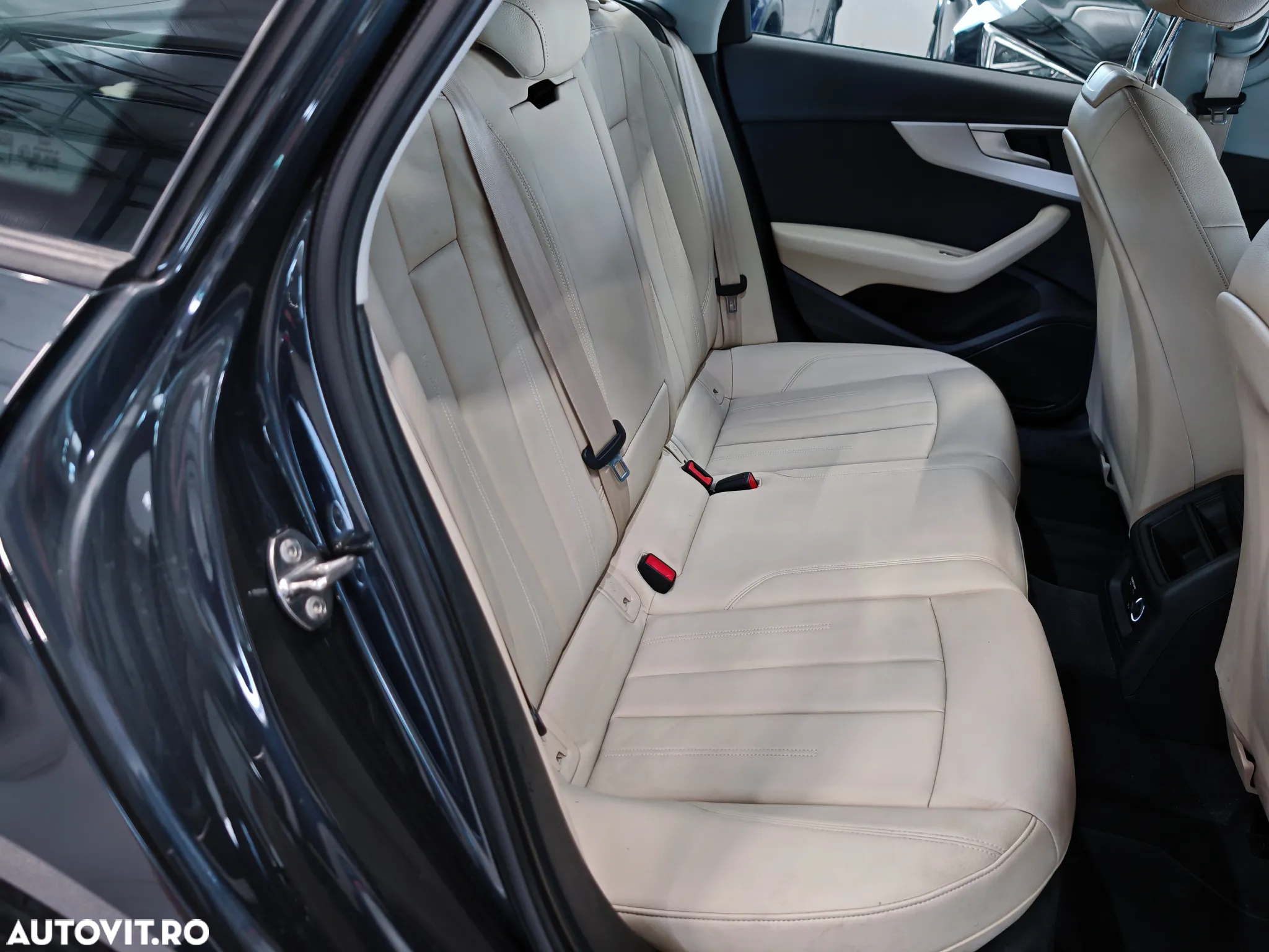 Audi A4 Avant 30 TDI S tronic - 24