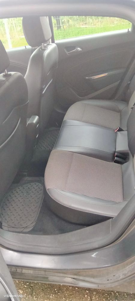 Opel Astra 1.7 CDTI DPF Cosmo - 9