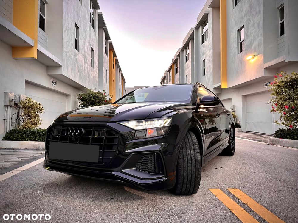 Audi Q8 - 2