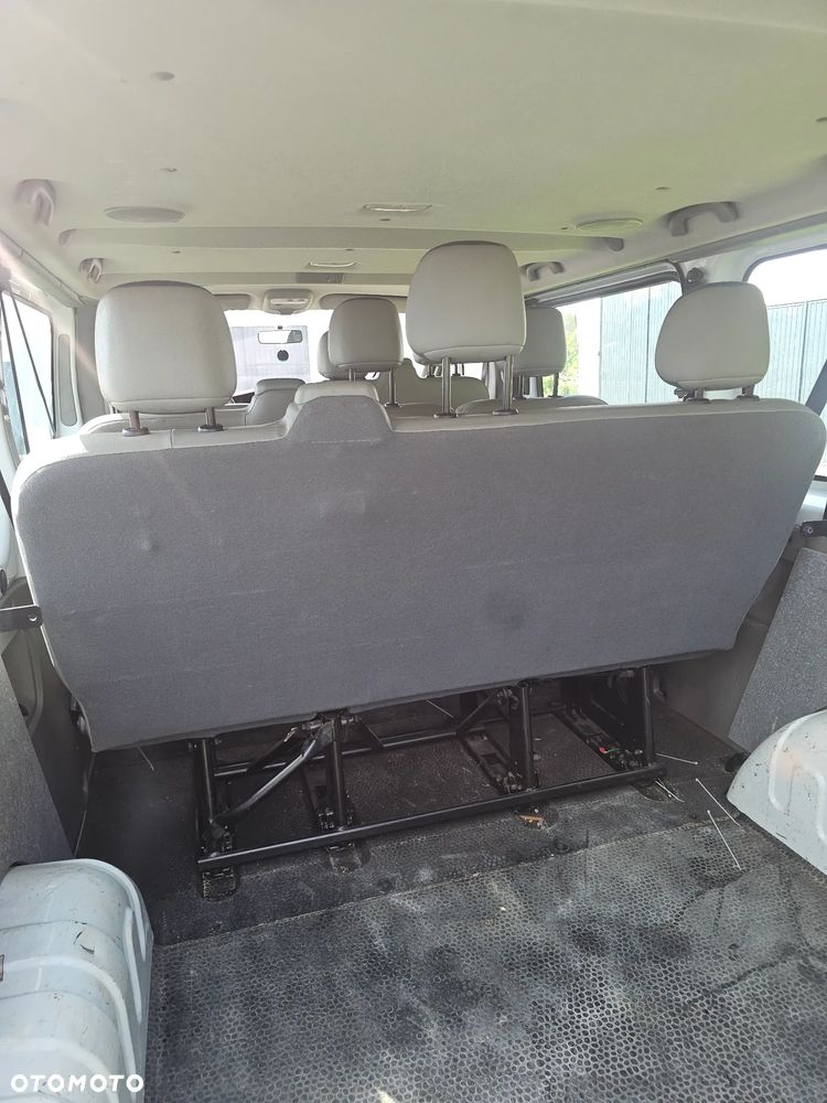 Opel Vivaro - 11