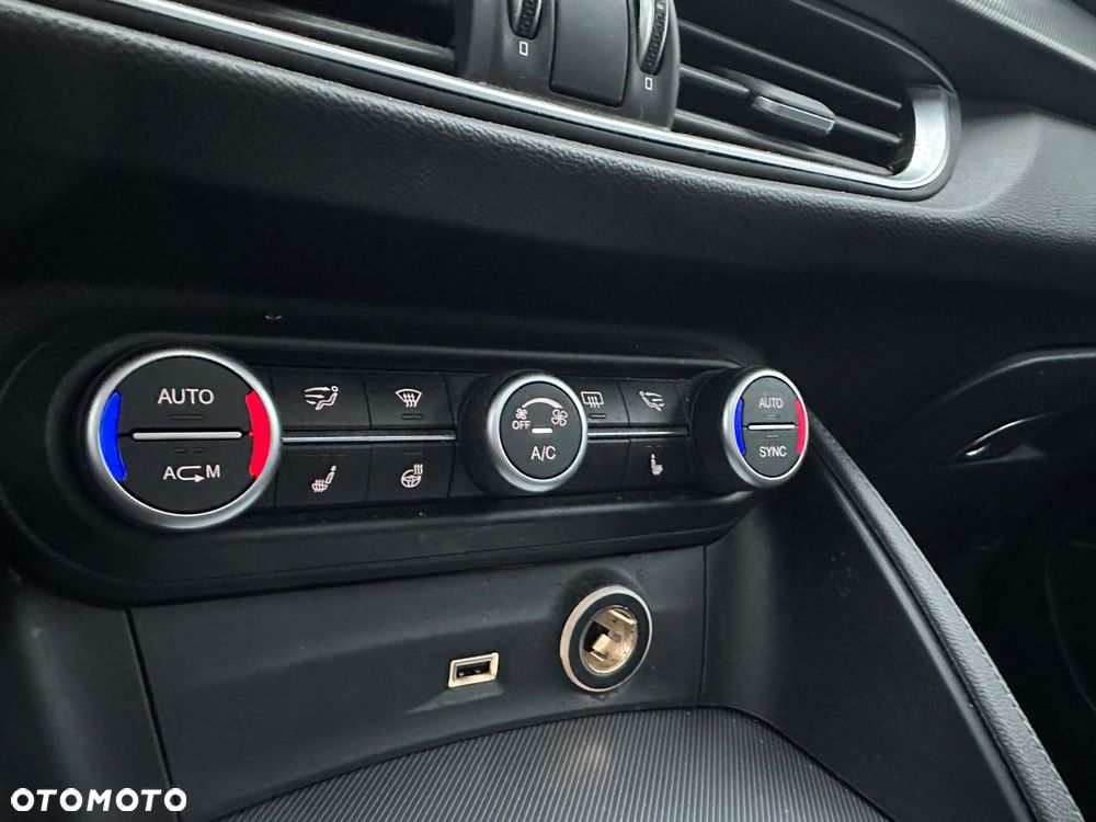 Alfa Romeo Stelvio - 9