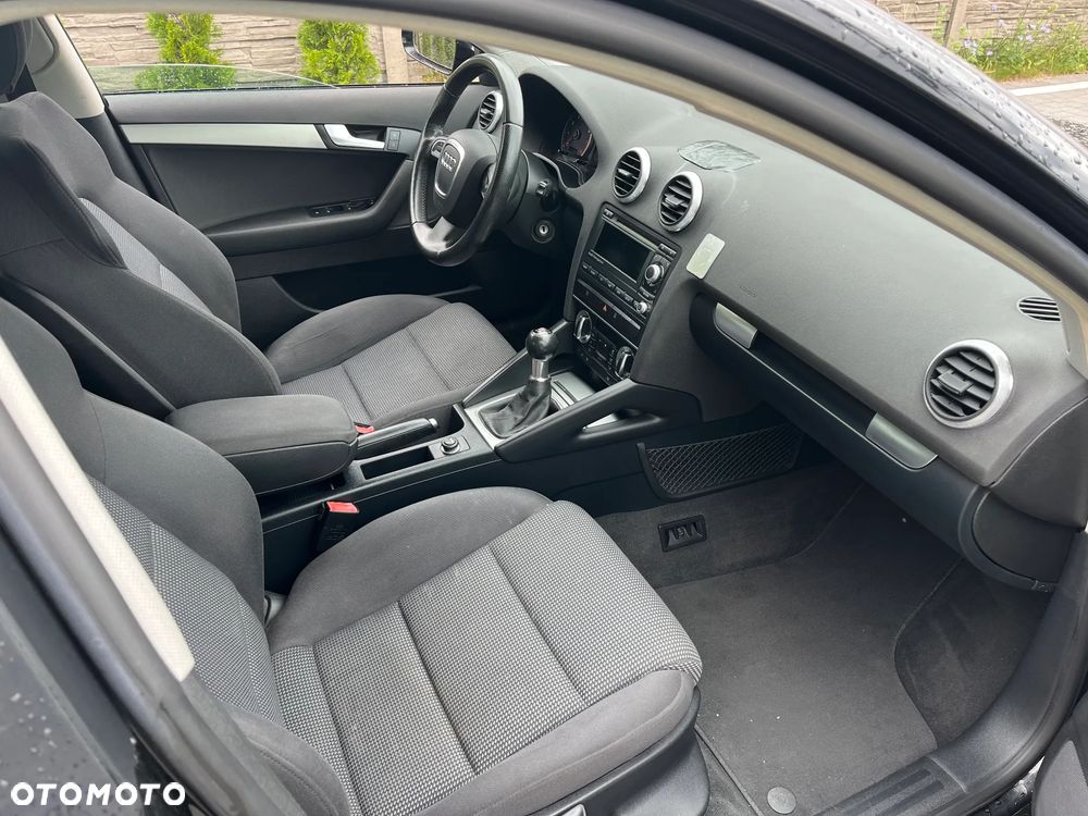 Audi A3 Sportback 1.8 TFSI Attraction - 9