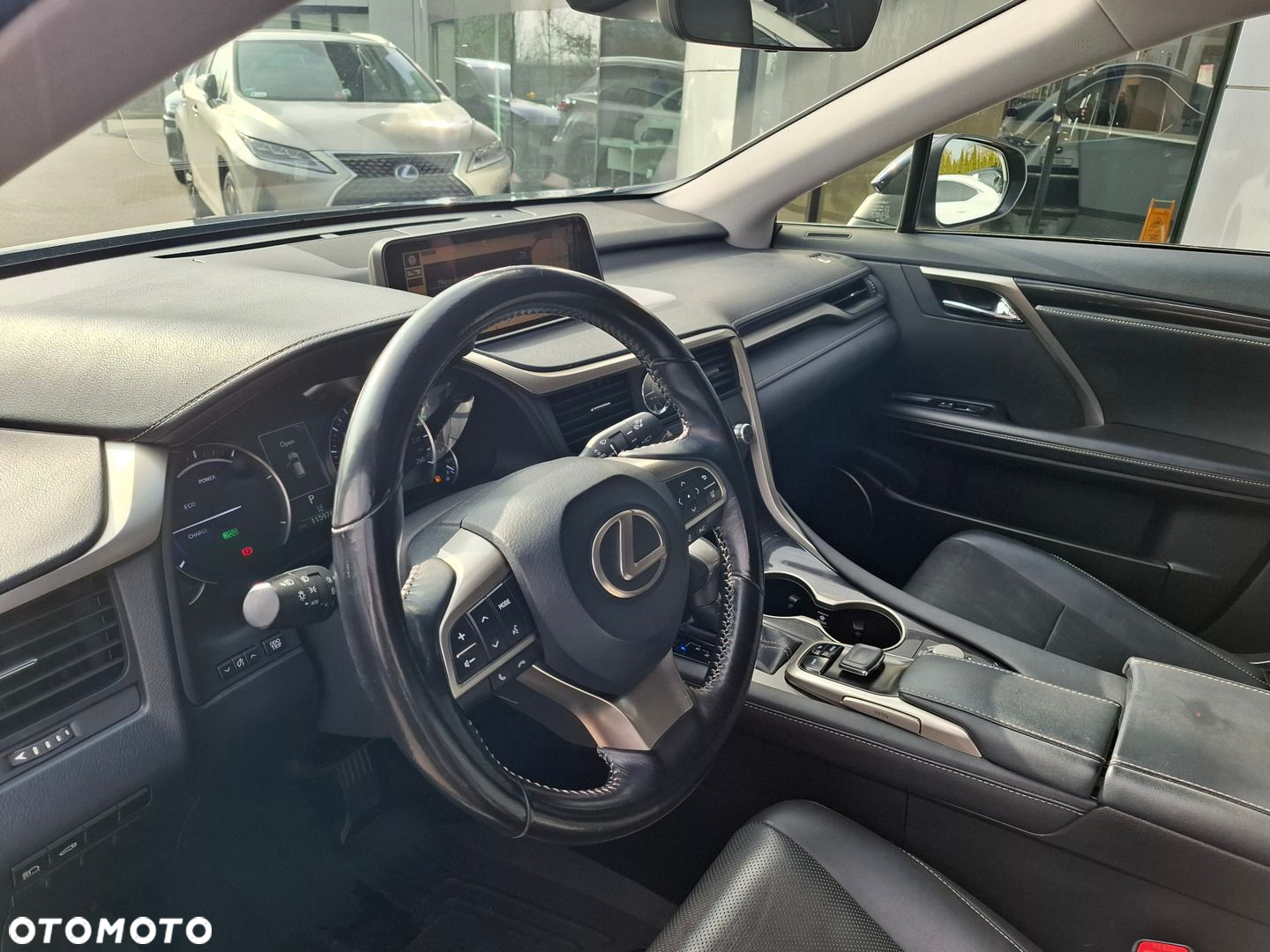 Lexus RX - 9