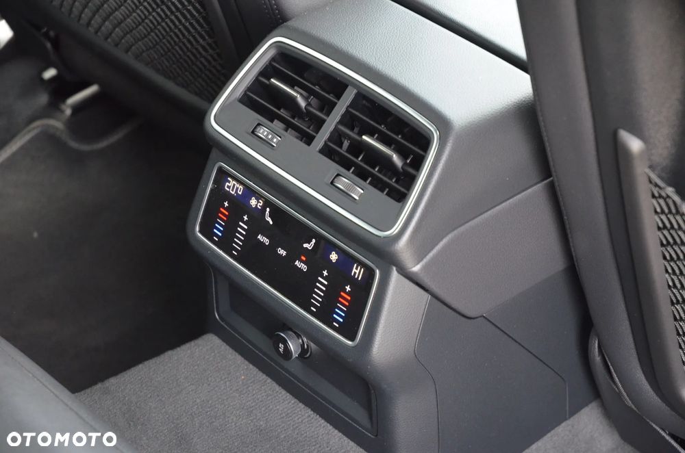 Audi A6 Avant 55 TFSI e quattro S tronic S line - 26