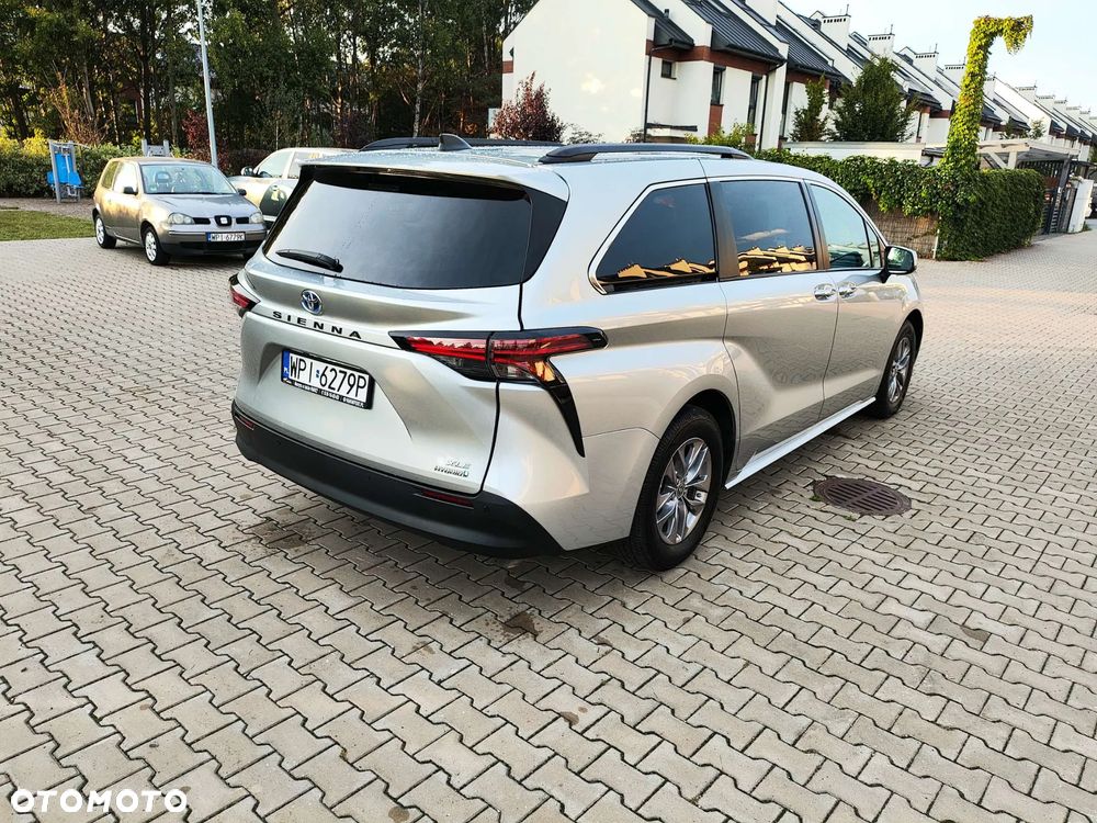 Toyota Sienna - 9