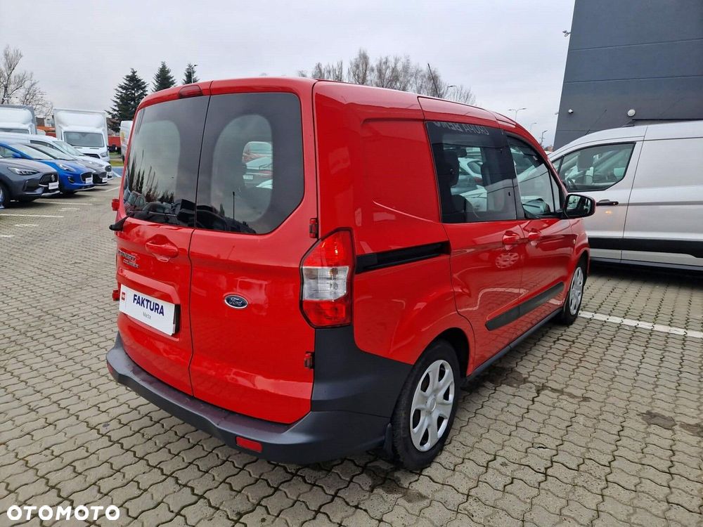 Ford Transit Courier - 6