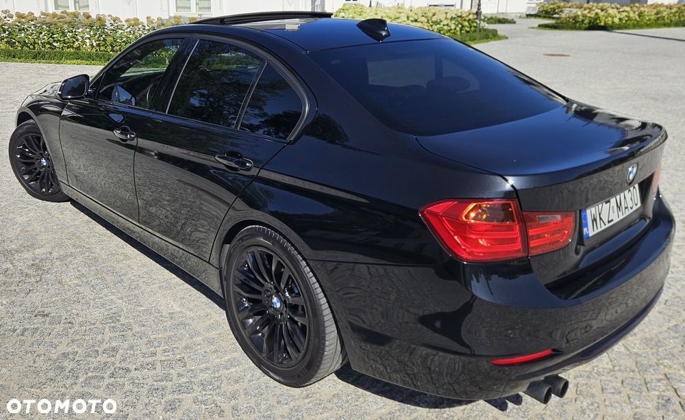 BMW Seria 3 330d xDrive Sport Line - 3