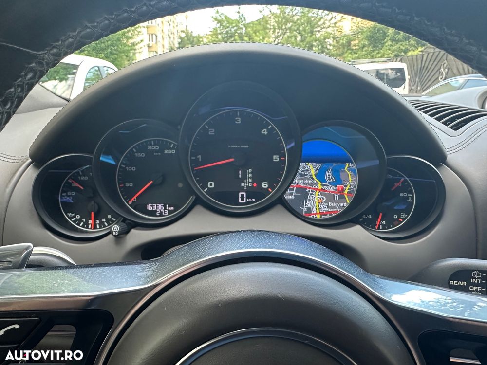 Porsche Cayenne 3.0TD TipTronic - 25
