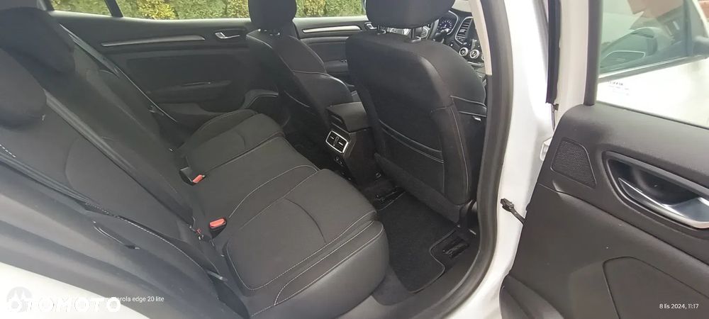 Renault Megane 1.5 Blue dCi Evolution EDC - 9