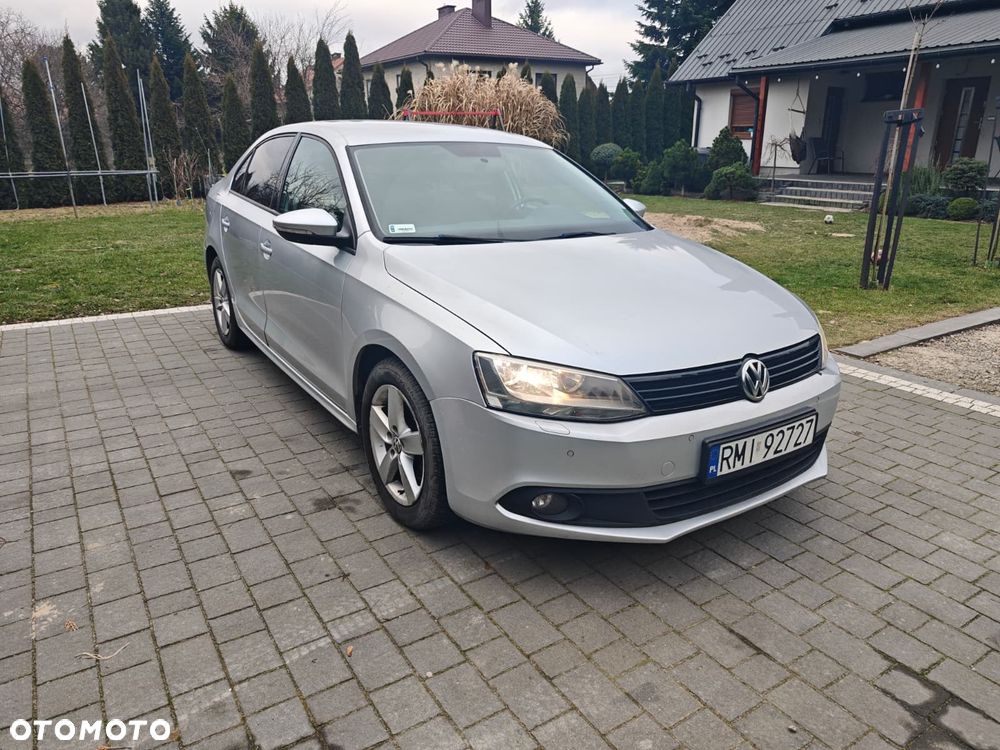 Volkswagen Jetta 1.6 TDI Trendline - 1
