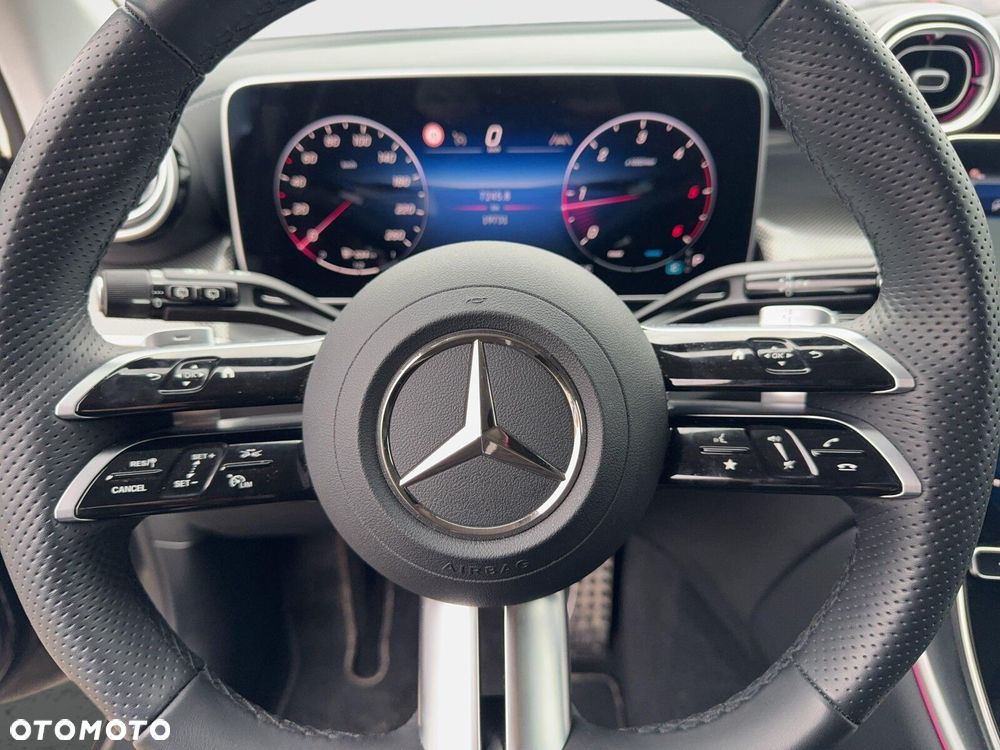 Mercedes-Benz GLC - 12