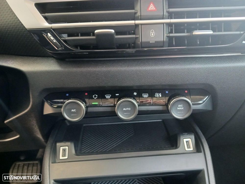 Citroën C4 1.2 Hybrid Plus e-DSC6 - 17