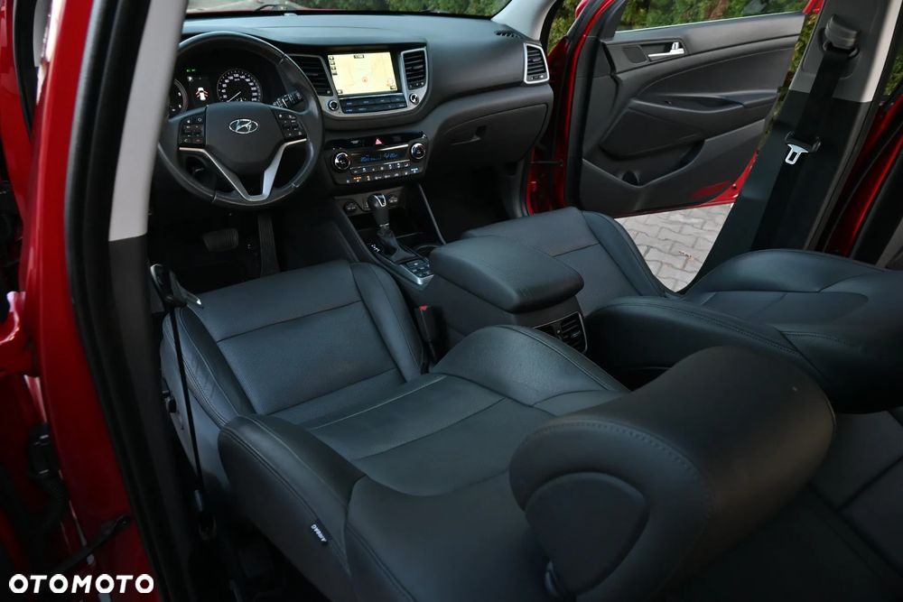 Hyundai Tucson 2.0 CRDI 4WD Automatik Premium - 29