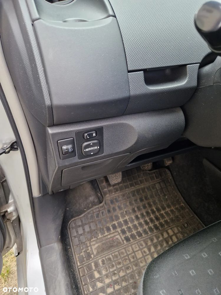 Toyota Yaris 1.3 Sol - 6