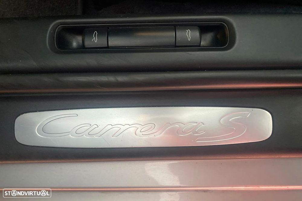 Porsche 911 Série F - 28