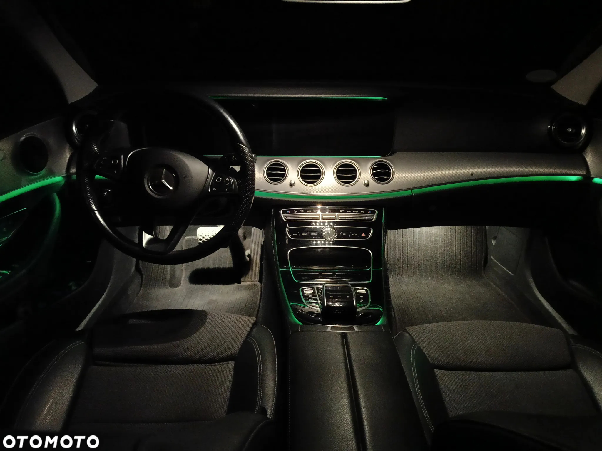 Mercedes-Benz Klasa E 350 d T 9G-TRONIC Avantgarde - 26