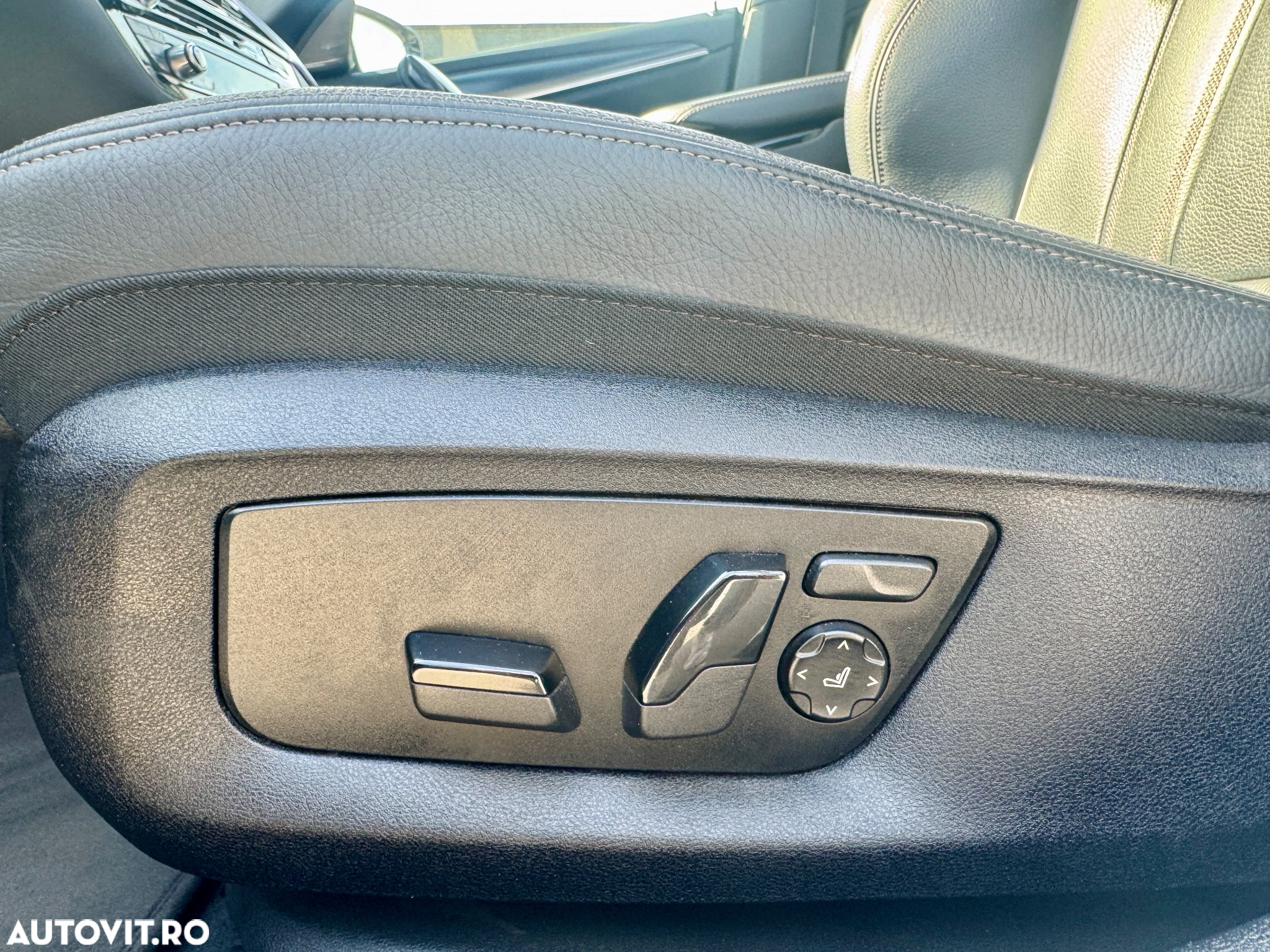 BMW Seria 5 530d xDrive AT MHEV - 11