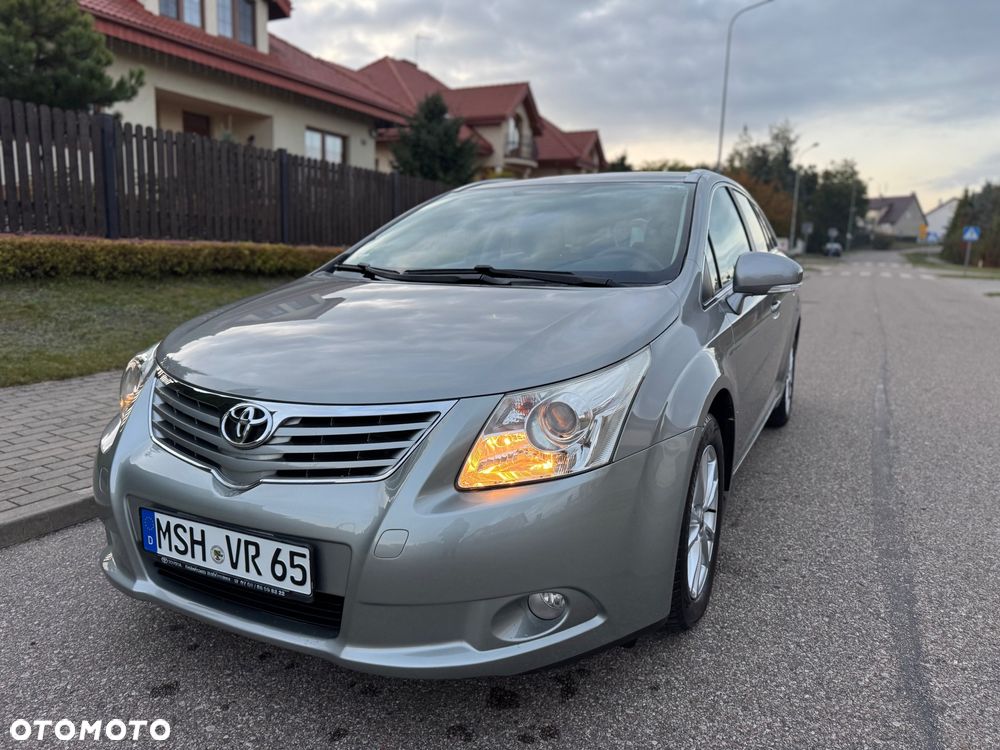 Toyota Avensis 2.0 D-4D Sol Premium - 2