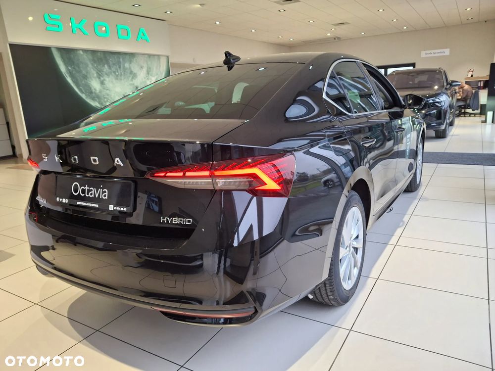 Skoda Octavia 1.5 TSI mHEV Drive Selection DSG - 4
