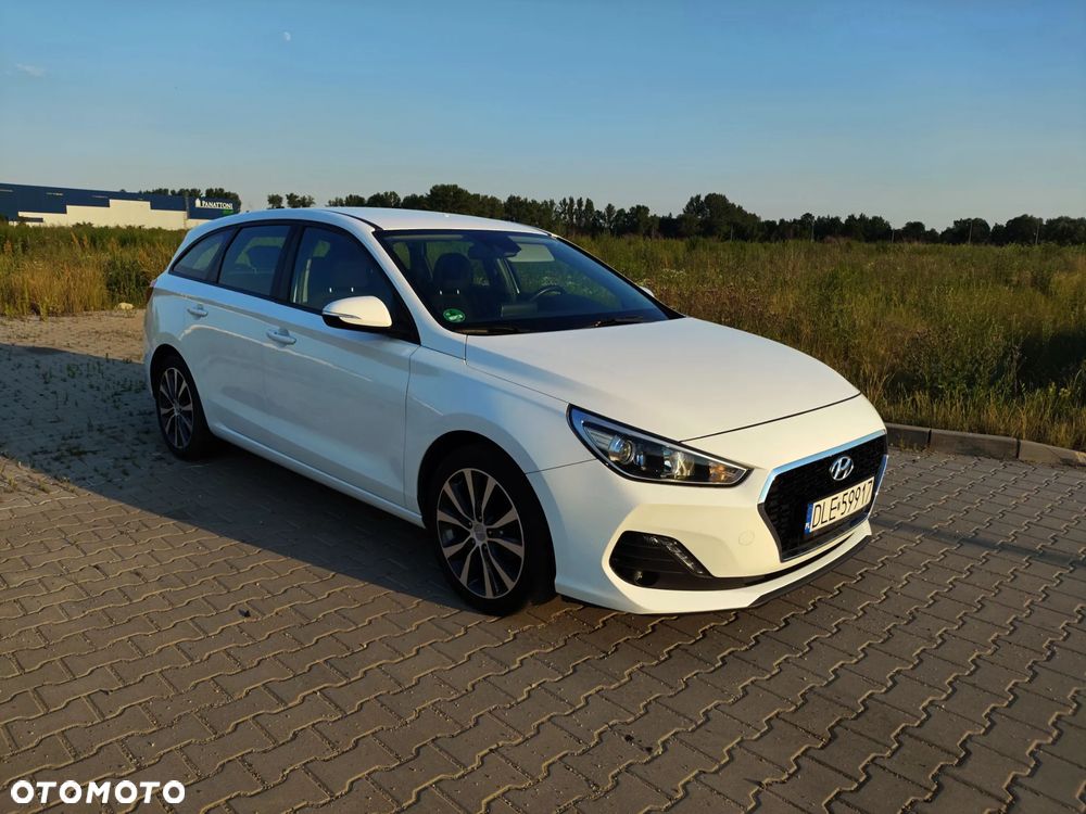 Hyundai i30 1.6 D Classic + DCT - 1