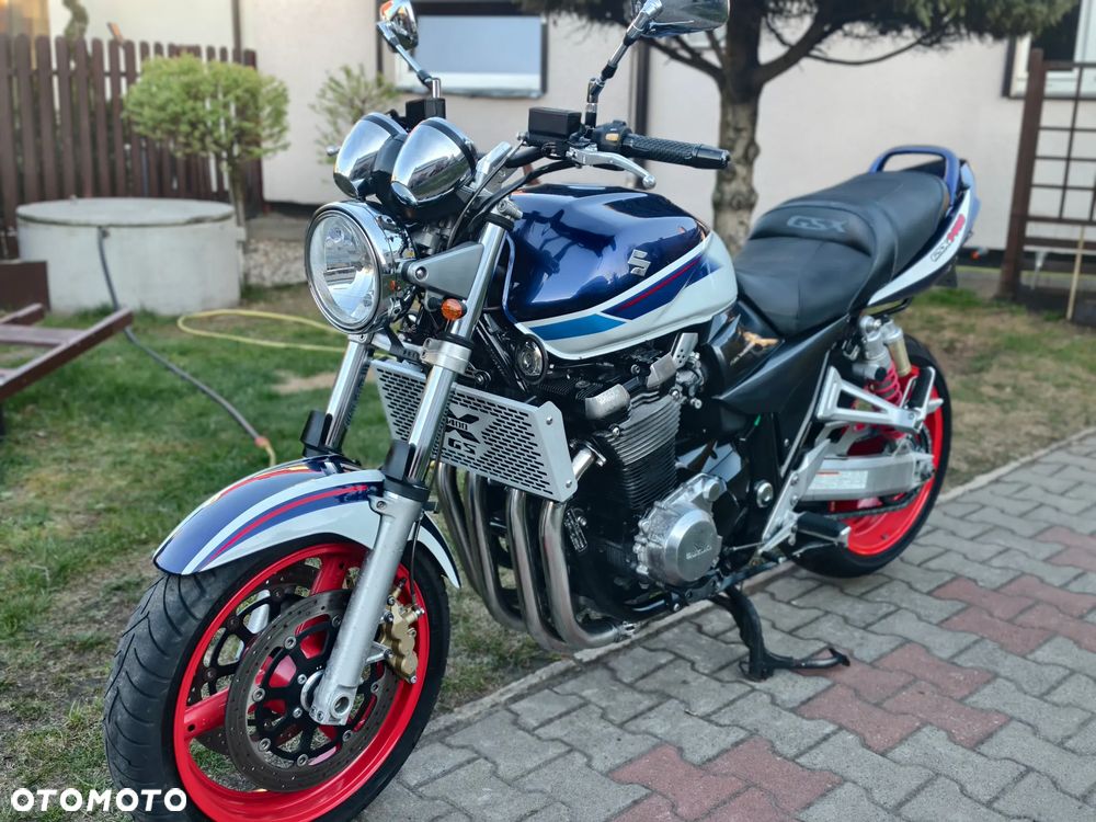 Suzuki GSX - 18