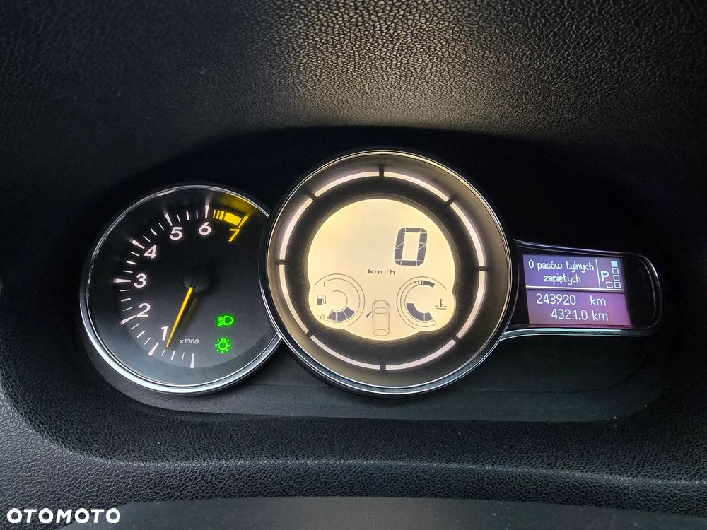 Renault Megane 2.0 16V Dynamique CVT - 14