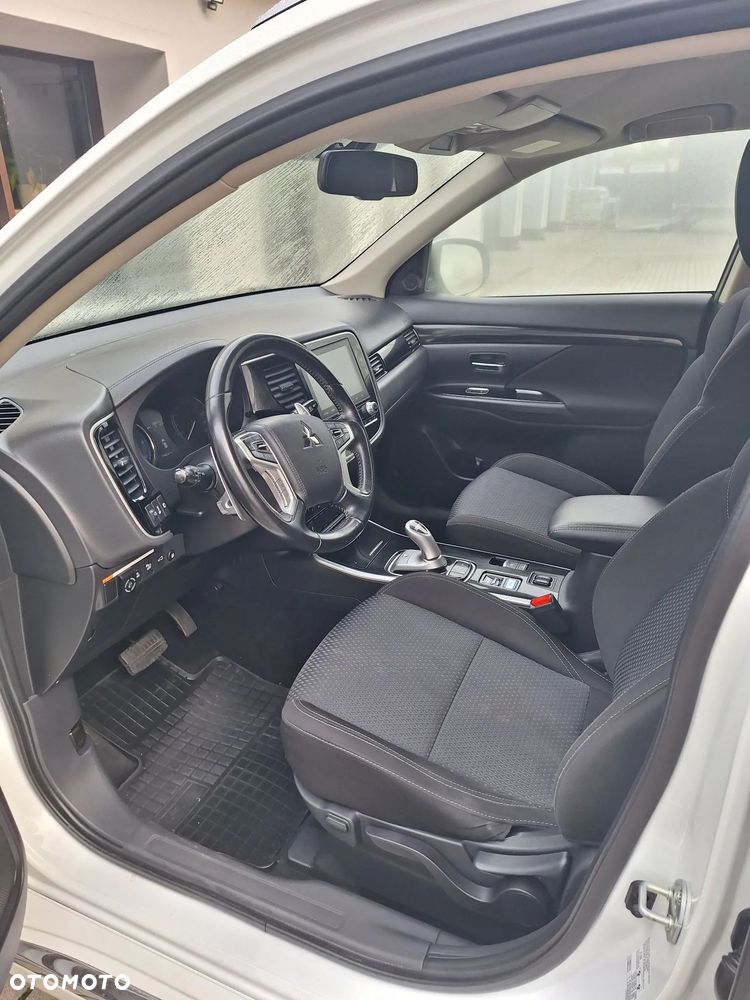 Mitsubishi Outlander Instyle - 2