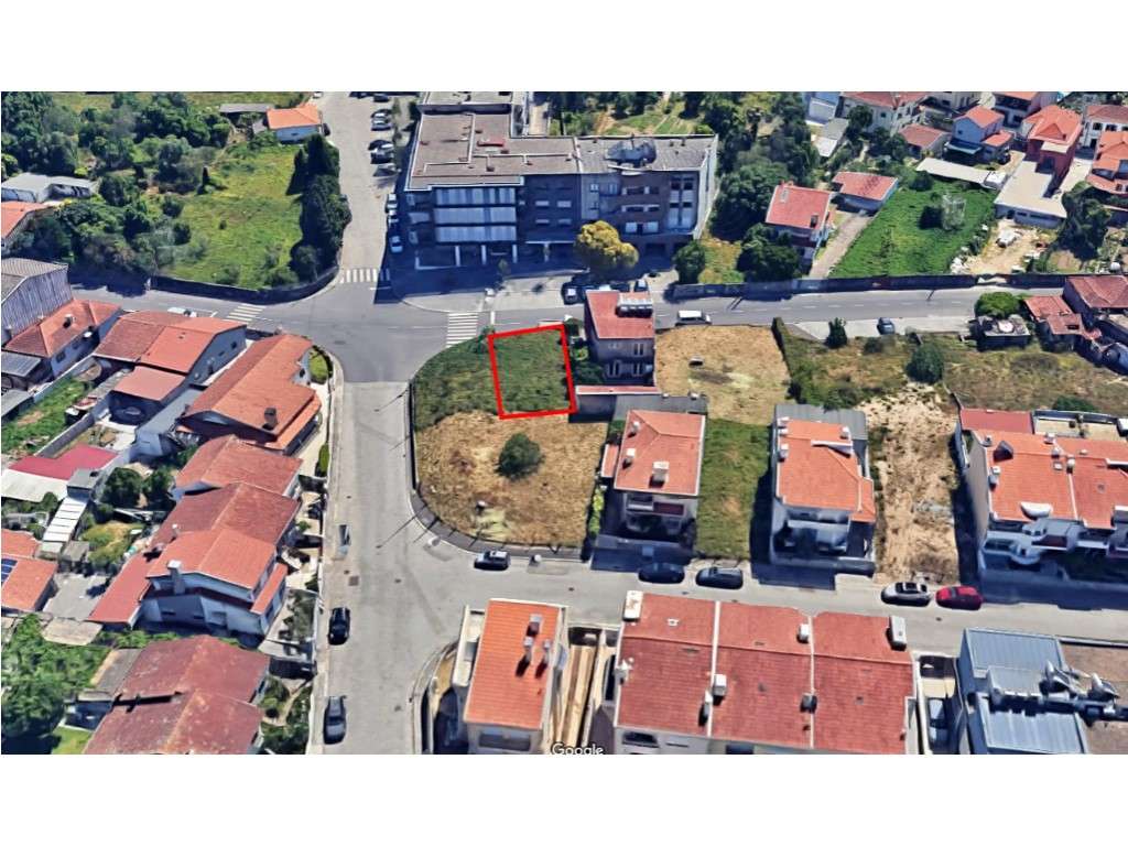 Terreno para moradia de três frentes - Grande imagem: 2/2