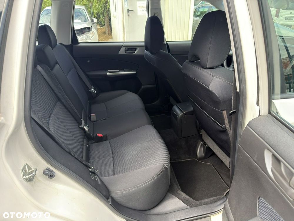 Subaru Forester 2.0X Trend - 14