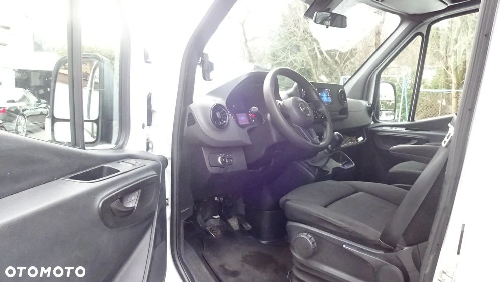 Mercedes-Benz SPRINTER - 18