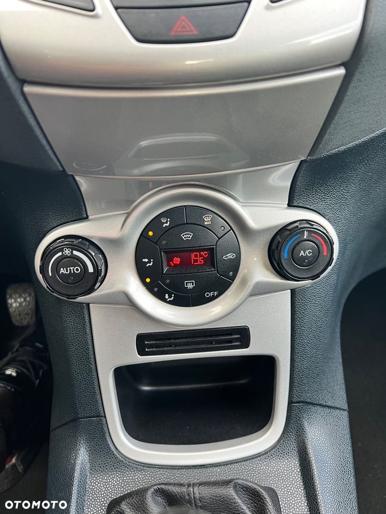 Ford Fiesta 1.25 Titanium - 19