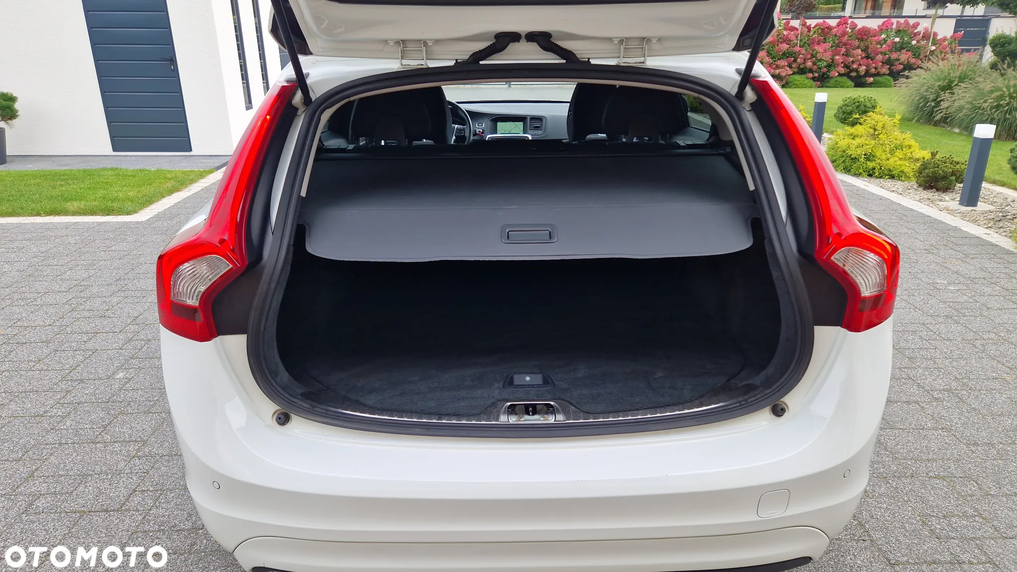 Volvo V60 D3 Momentum - 34