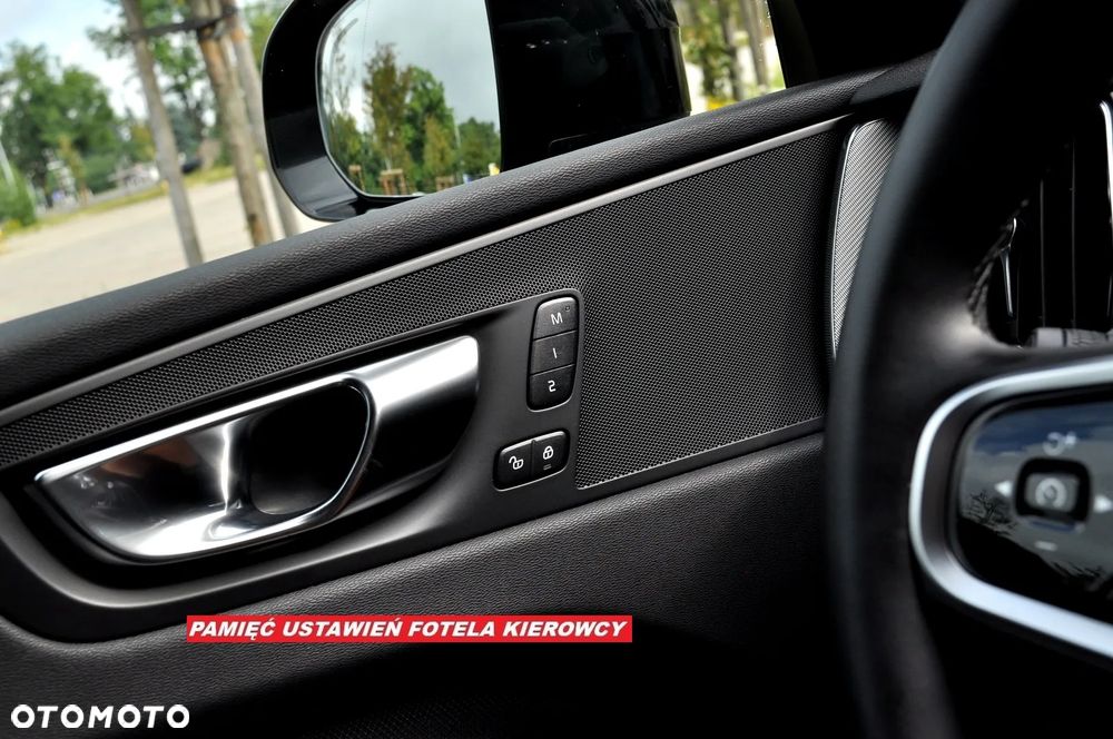 Volvo XC 60 B5 B AWD Ultra Black Edition - 22