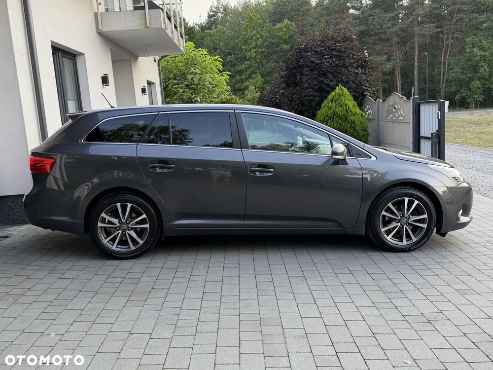 Toyota Avensis 1.8 Prestige - 17