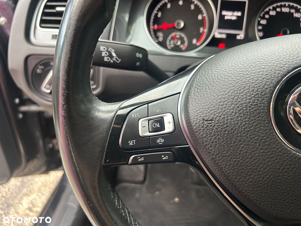 Volkswagen Golf - 11