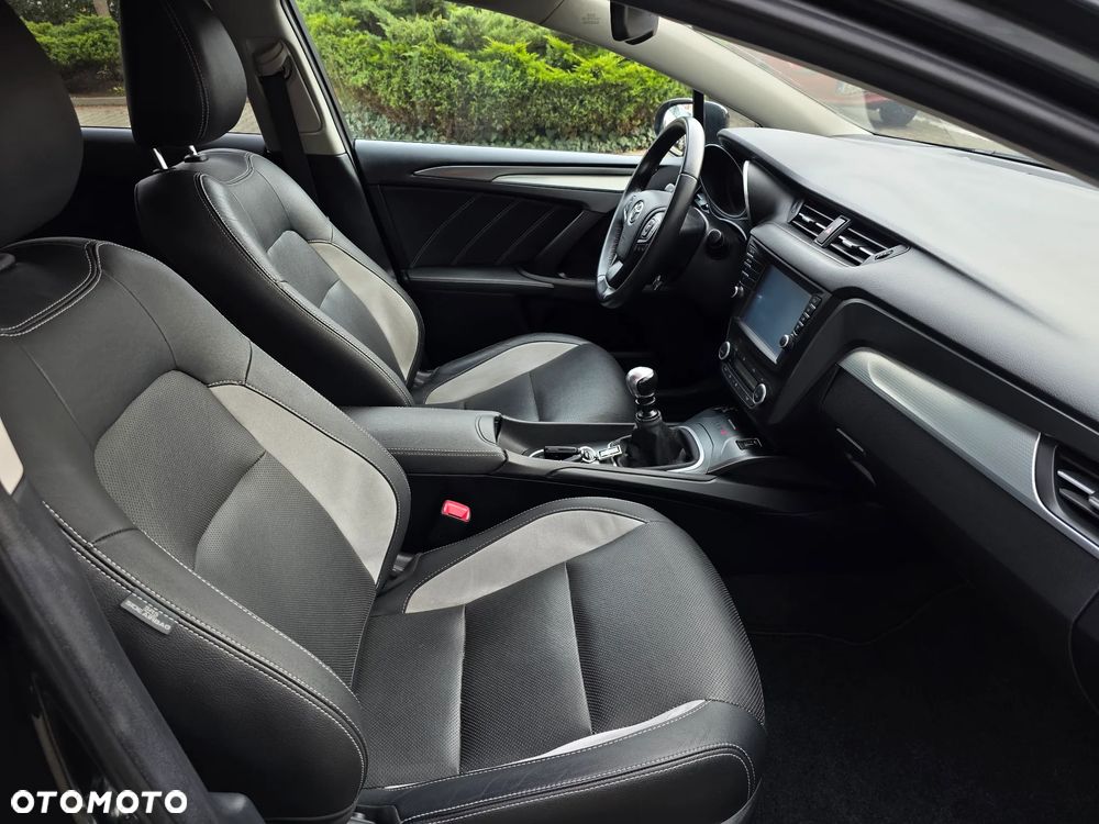 Toyota Avensis 1.8 Prestige - 26