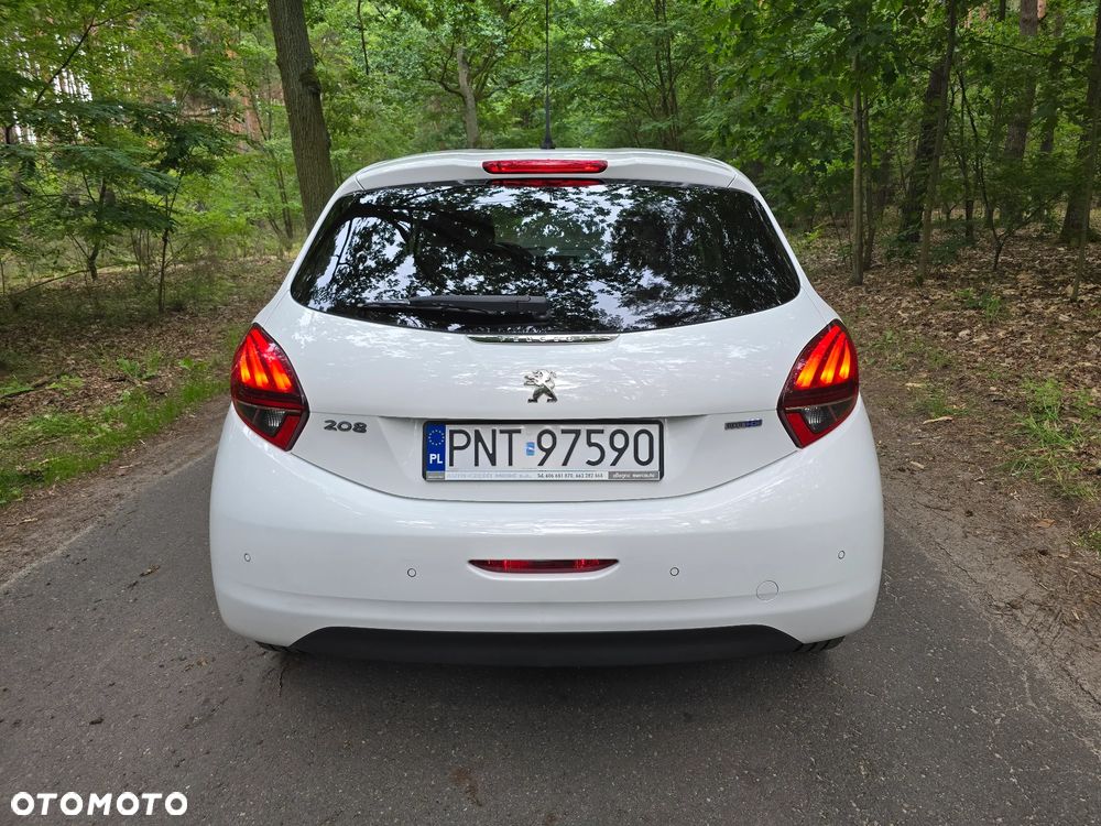 Peugeot 208 - 4