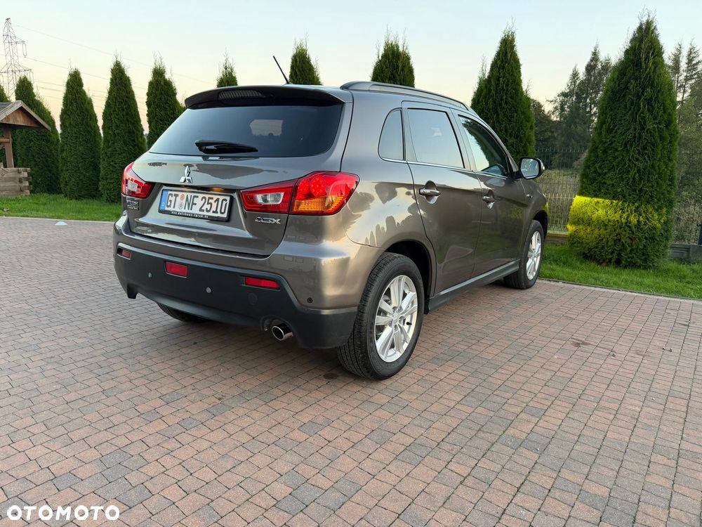 Mitsubishi ASX - 5