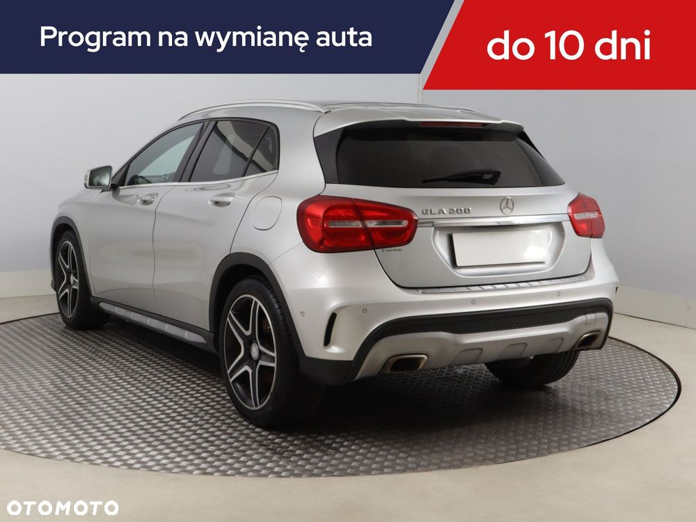 Mercedes-Benz GLA - 6