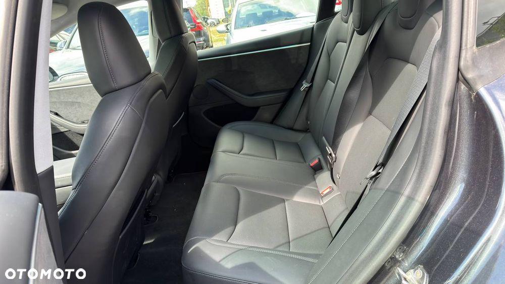 Tesla Model 3 - 18