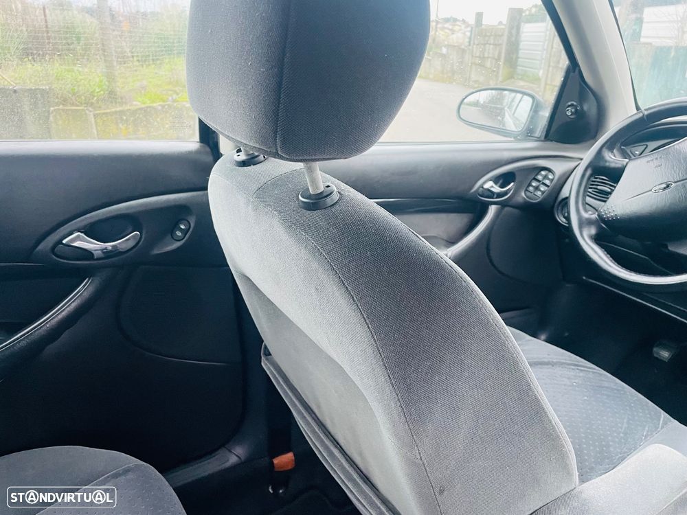 Ford Focus 1.8 TDCi Ghia - 13