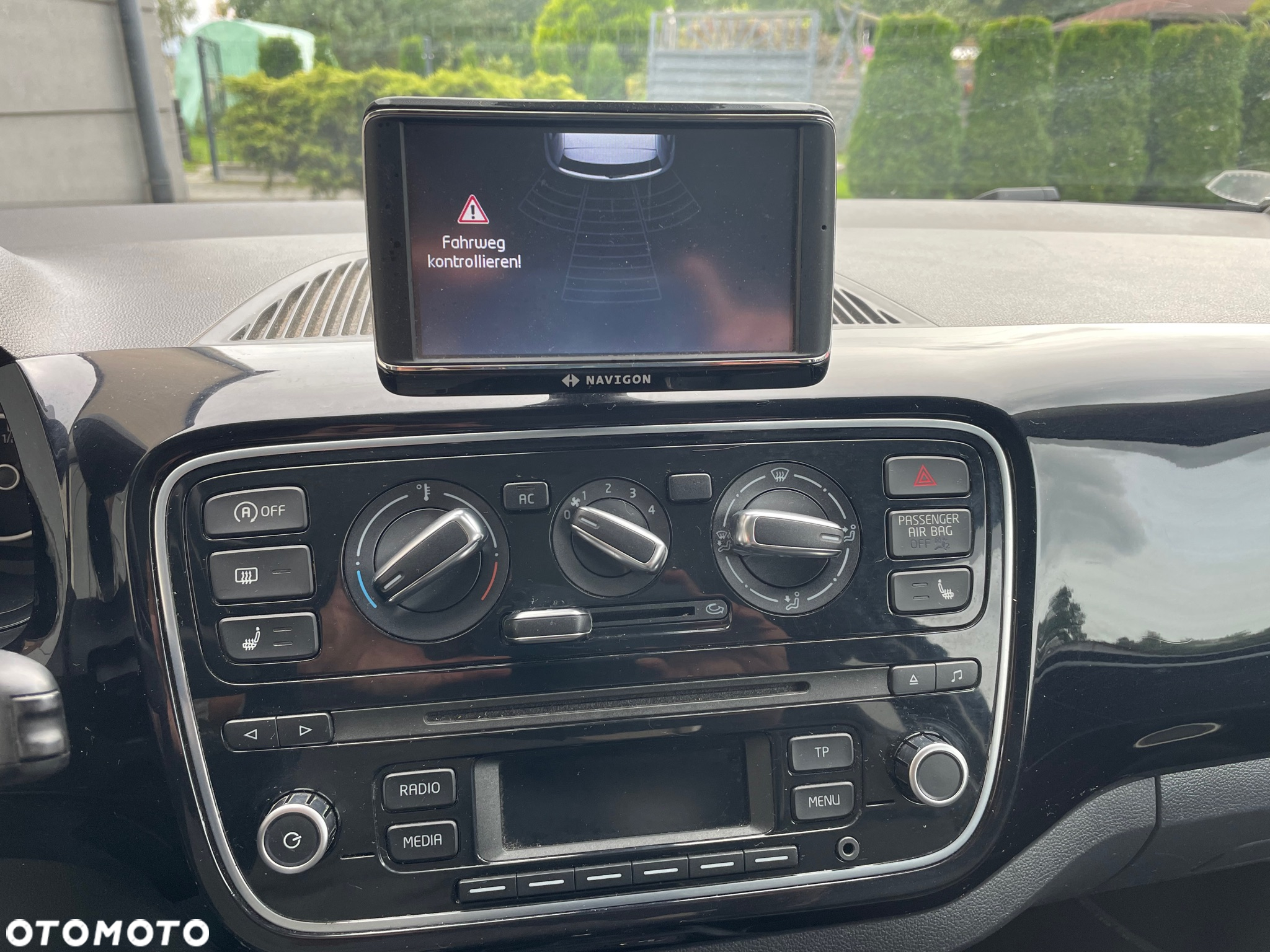 Volkswagen up! (BlueMotion Technology) move - 14