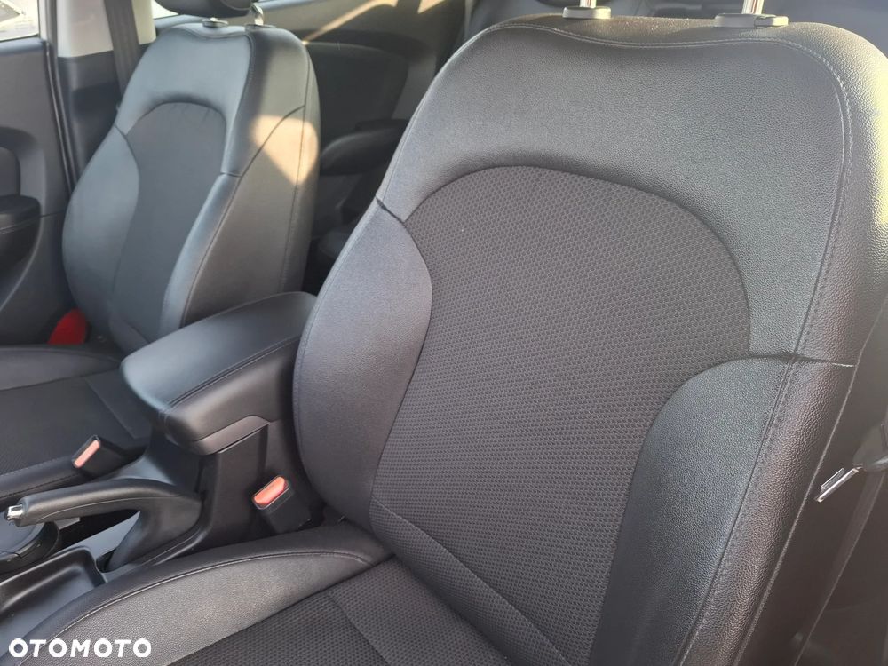 Hyundai ix35 blue 1.6 2WD Finale Silver - 20